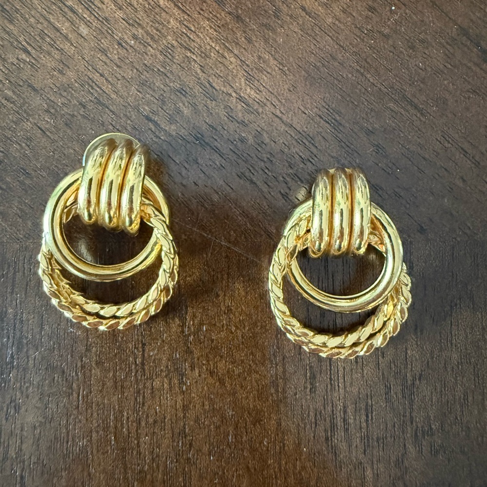 Elegant Gold-Tone Hoop Earrings